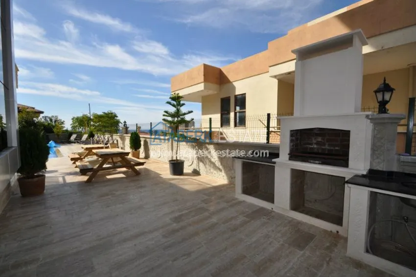 Квартиры с качественной отделкой в новом жилом комплексе у моря в Кестеле 5 