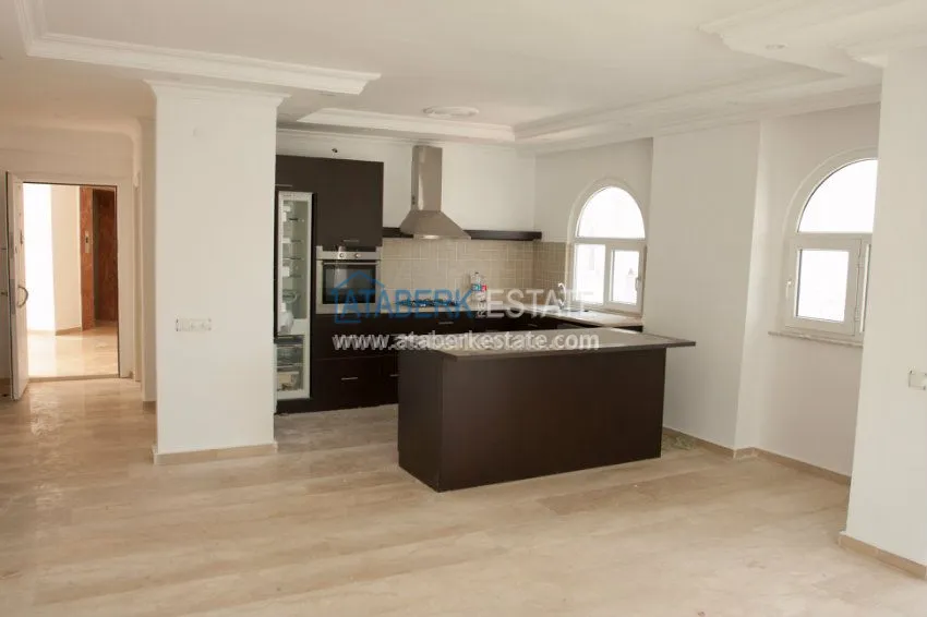 Квартира с двумя спальнями в современном комплексе района Тосмур 4 