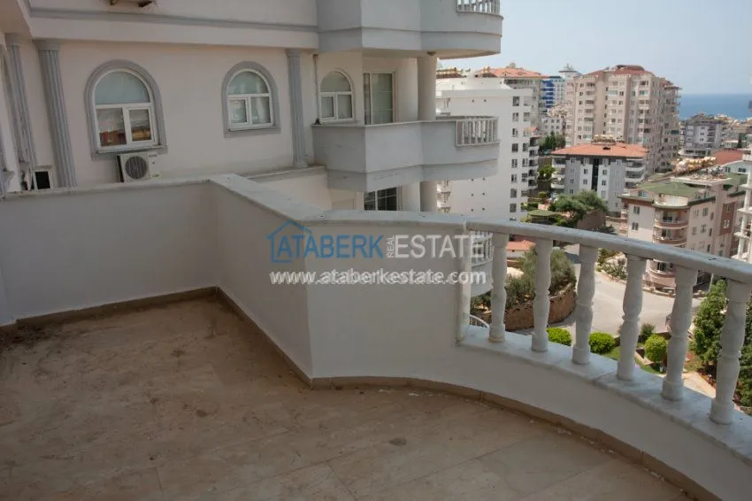 Квартира с двумя спальнями в современном комплексе района Тосмур 6 