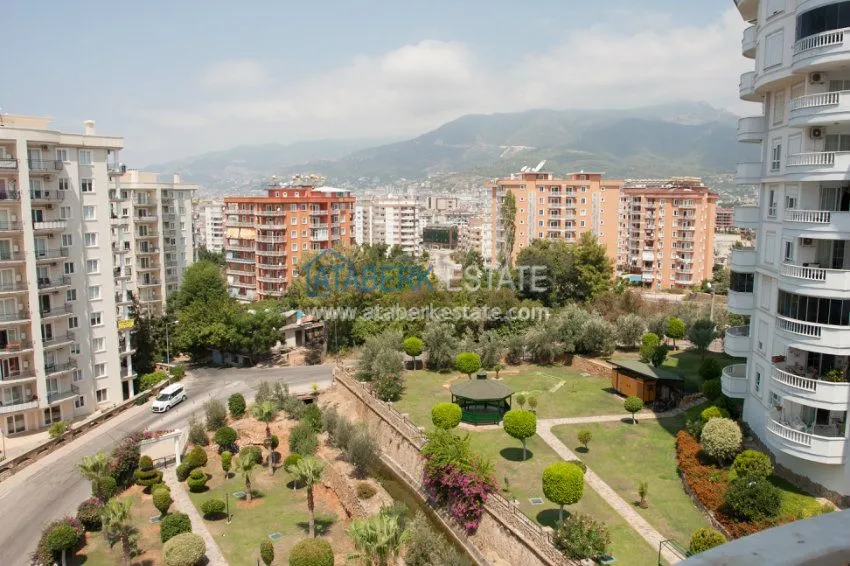 Квартира с двумя спальнями в современном комплексе района Тосмур 7 