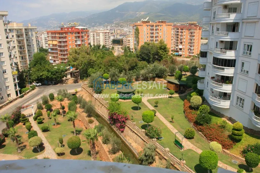 Квартира с двумя спальнями в современном комплексе района Тосмур 9 