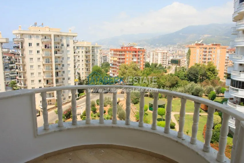 Квартира с двумя спальнями в современном комплексе района Тосмур 13 