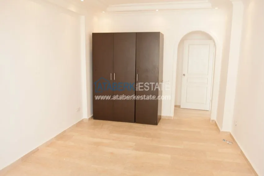 Квартира с двумя спальнями в современном комплексе района Тосмур 16 