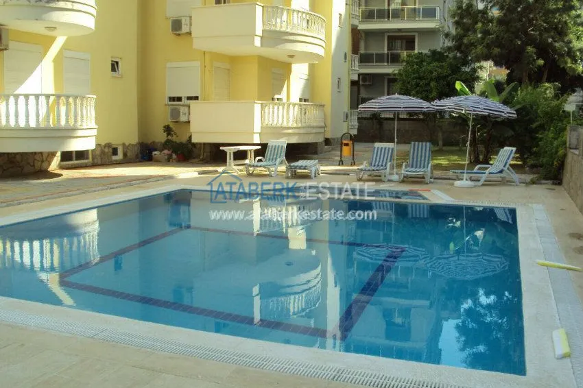 Furnished penthouse with an area of 250 sq.m. in the center of Mahmutlar 2 