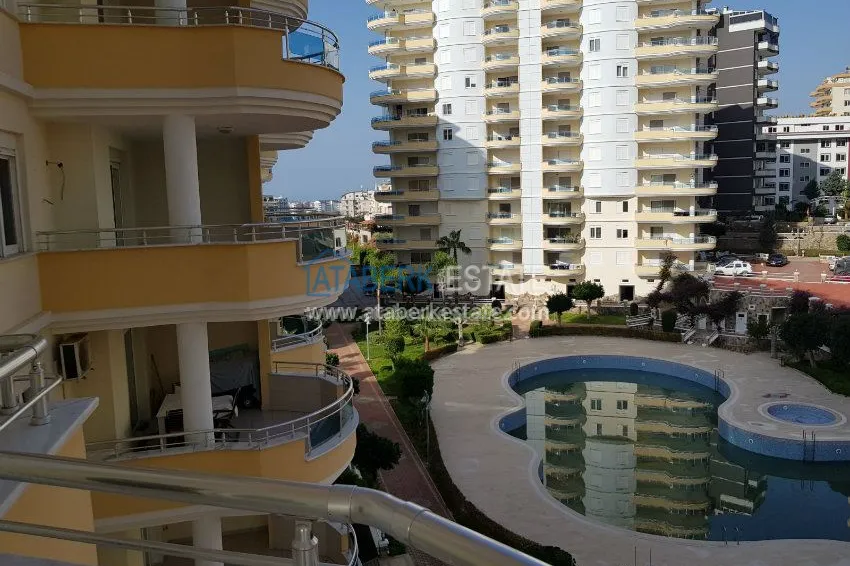 На продаже от собственника квартиры в Парадайс Хилл 10 