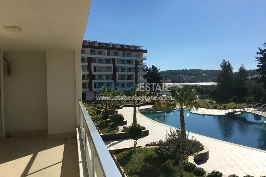 2+1 apartments in a modern complex in Demirtas 24 