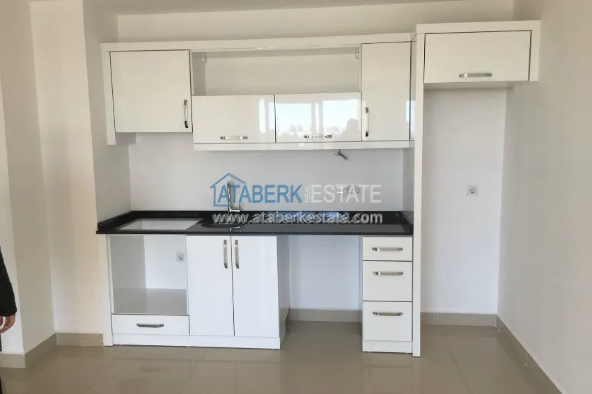 2+1 apartments in a modern complex in Demirtas 27 