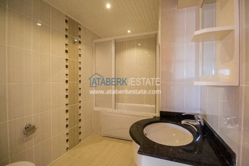 В европейском районе Оба-новом центре Аланьи - отличный пентхаус с прекрасным расположением 32 