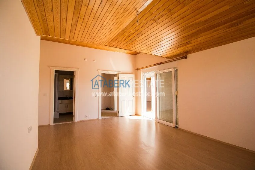 В европейском районе Оба-новом центре Аланьи - отличный пентхаус с прекрасным расположением 33 