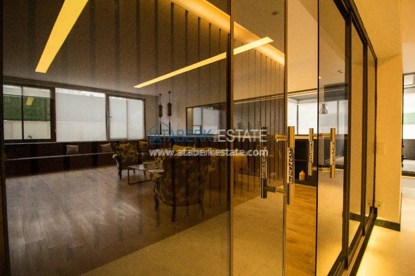 1+1 apartment, located 50 meters from the sea in Oba center 12 