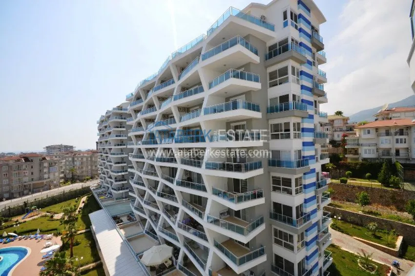 Apartments in the popular complex Crystal Garden 18 