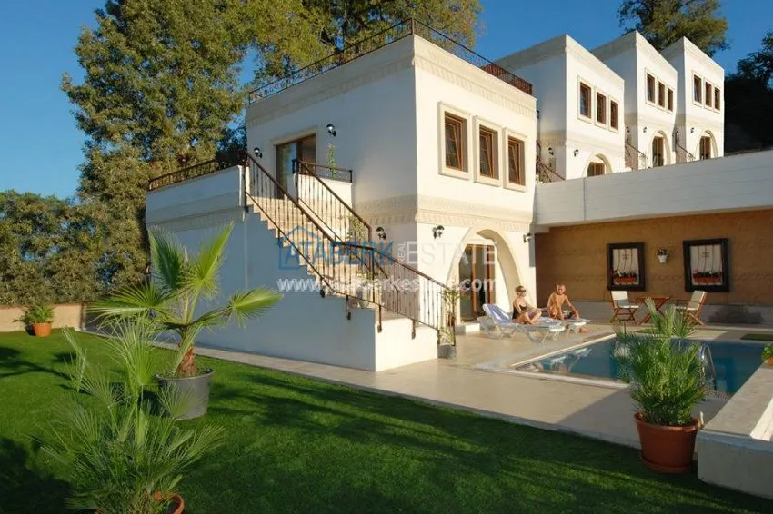 Villas with private pools in Kargicak 1