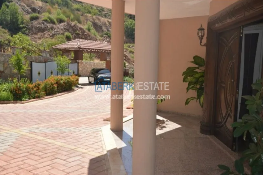 Exclusive mansion with stunning views! 38 