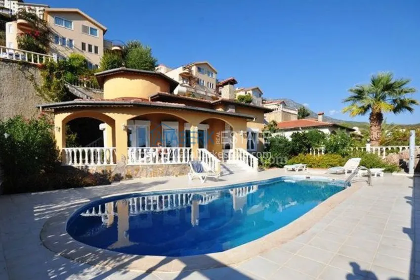 Villa with private pool and garden in Kargicak 1 