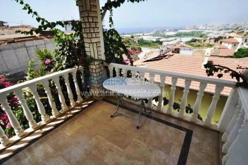 Charming villa at a low price! 8 