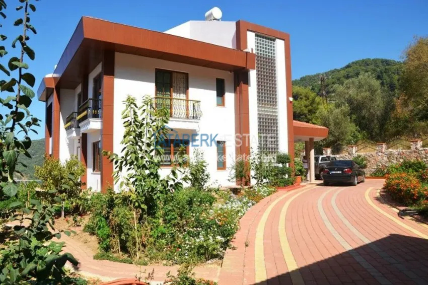 Exclusive mansion with stunning views! 42 