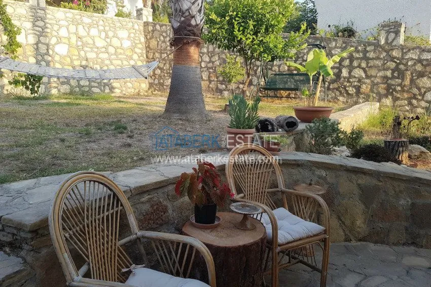 Furnished villa with land plot and equipment waiting for its owner! 15 