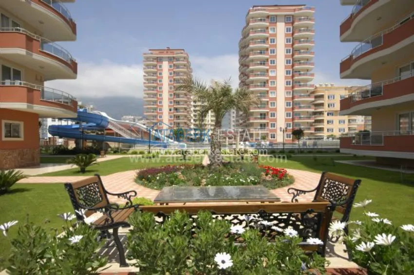 Furnished beachfront 2+1 apartment in Mahmutlar 17 