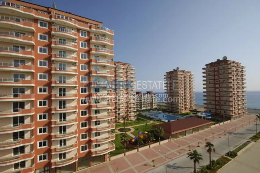 Furnished beachfront 2+1 apartment in Mahmutlar 19 