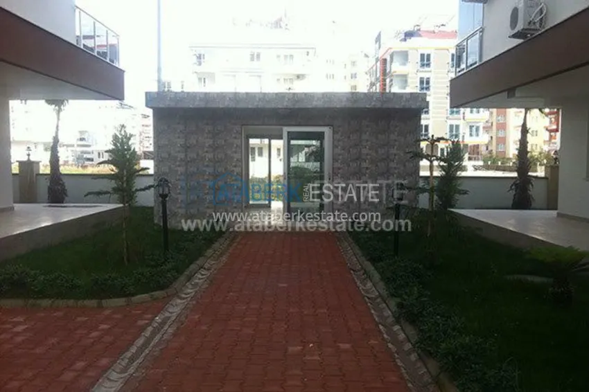 One bedroom apartment in a new complex in Konyaalti 11 