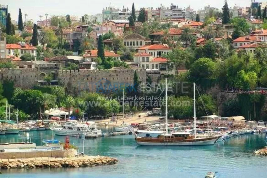 Land with a hotel or complex project in the historic center of Antalya 1