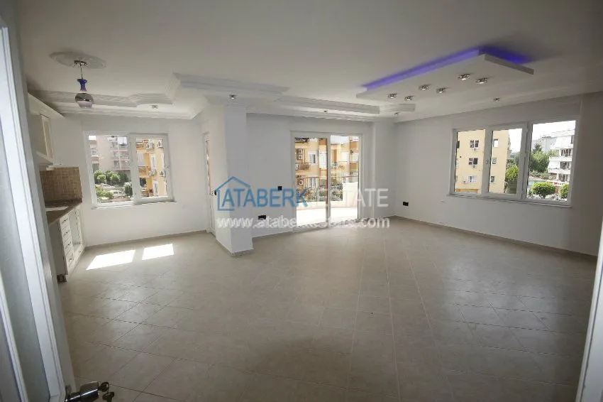 Просторная трехкомнатная квартира напрямую от собственника 8 