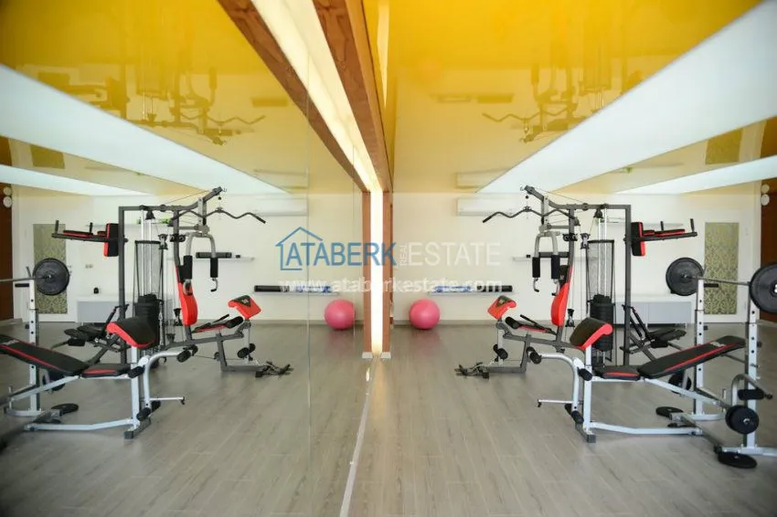 2+1 apartment in a complex with the developed infrastructure in Mahmutlar 6 