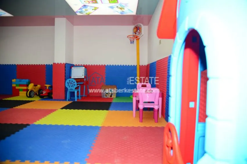 2+1 apartment in a complex with the developed infrastructure in Mahmutlar 8 