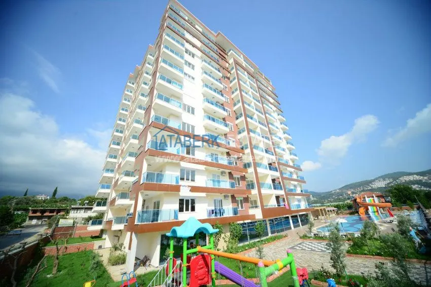 2+1 apartment in a complex with the developed infrastructure in Mahmutlar 15 