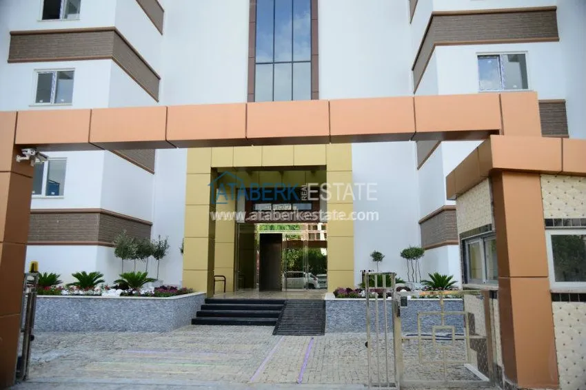 2+1 apartment in a complex with the developed infrastructure in Mahmutlar 21 