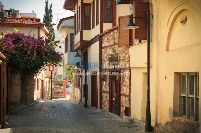 Land with a hotel or complex project in the historic center of Antalya 6