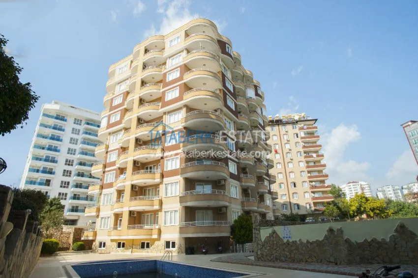 Комфортная квартира с мебелью в 100 метрах от моря. 1 