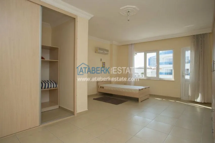 Комфортная квартира с мебелью в 100 метрах от моря. 10 