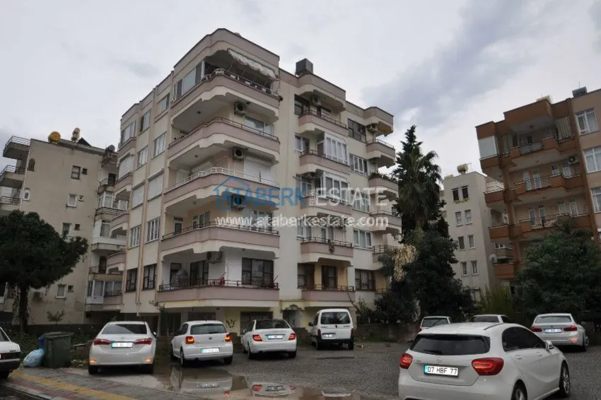 В центре города Алания квартира с отельной кухней. 1 