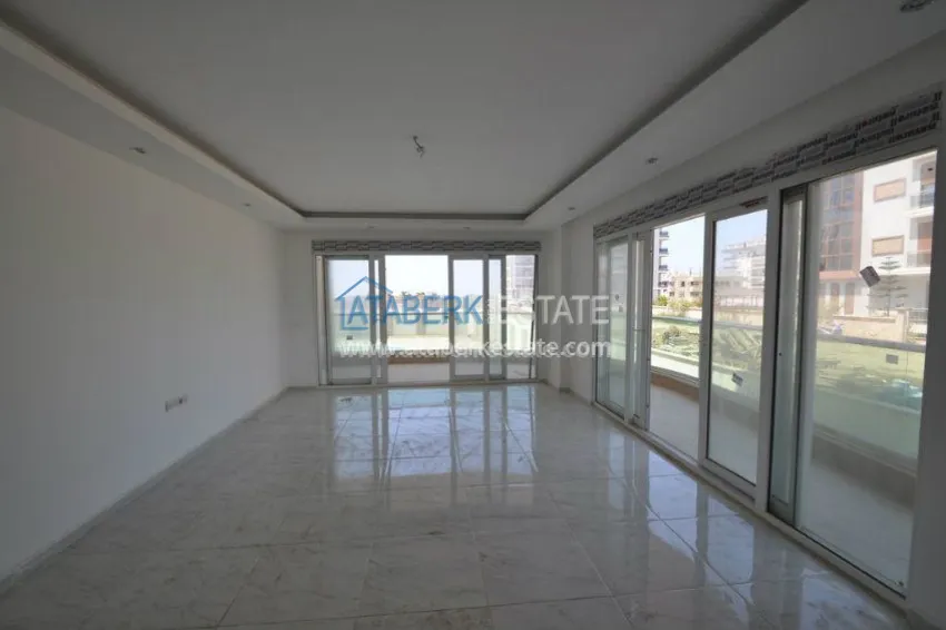 Новый комплекс с качественной отделкой и интересным дизайном в Кестеле 17