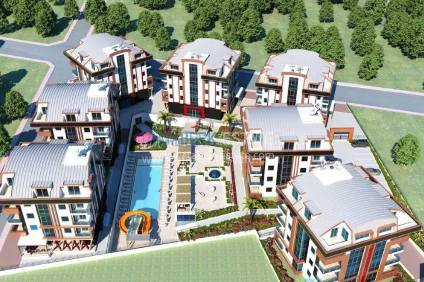 Четырехкомнатная квартира с отдельной кухней в европейском районе Оба 1 