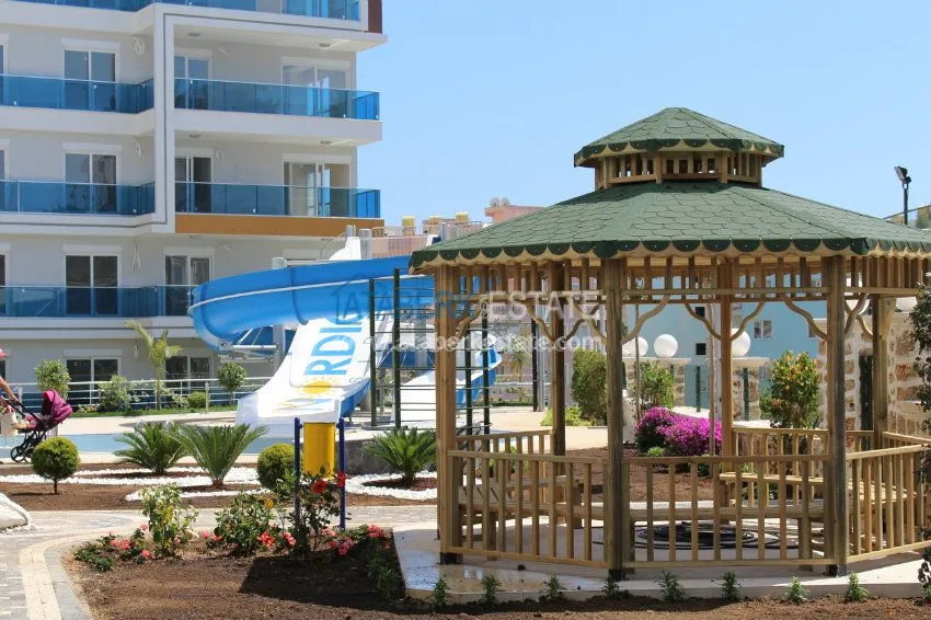 Luxury residential complex in Tosmur, located just 200 meters from the sea, at the best prices! 80 