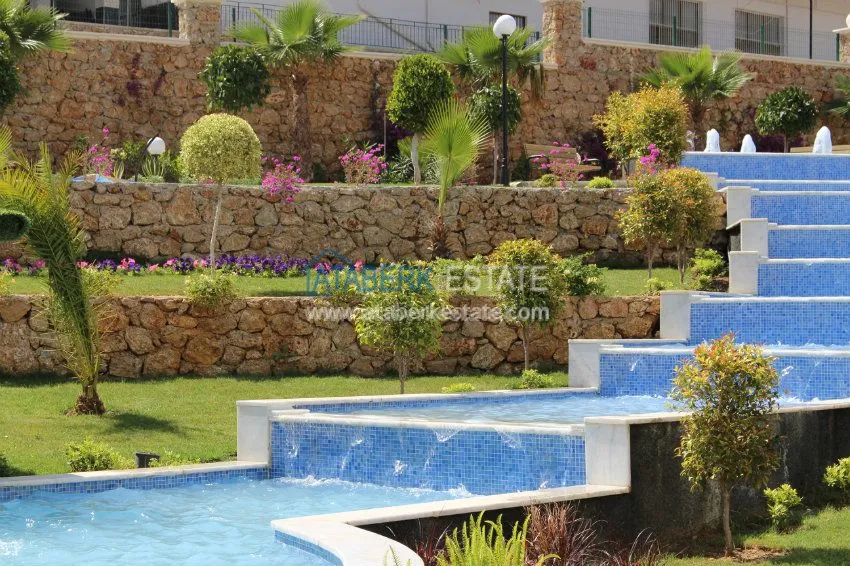 Luxury residential complex in Tosmur, located just 200 meters from the sea, at the best prices! 85 